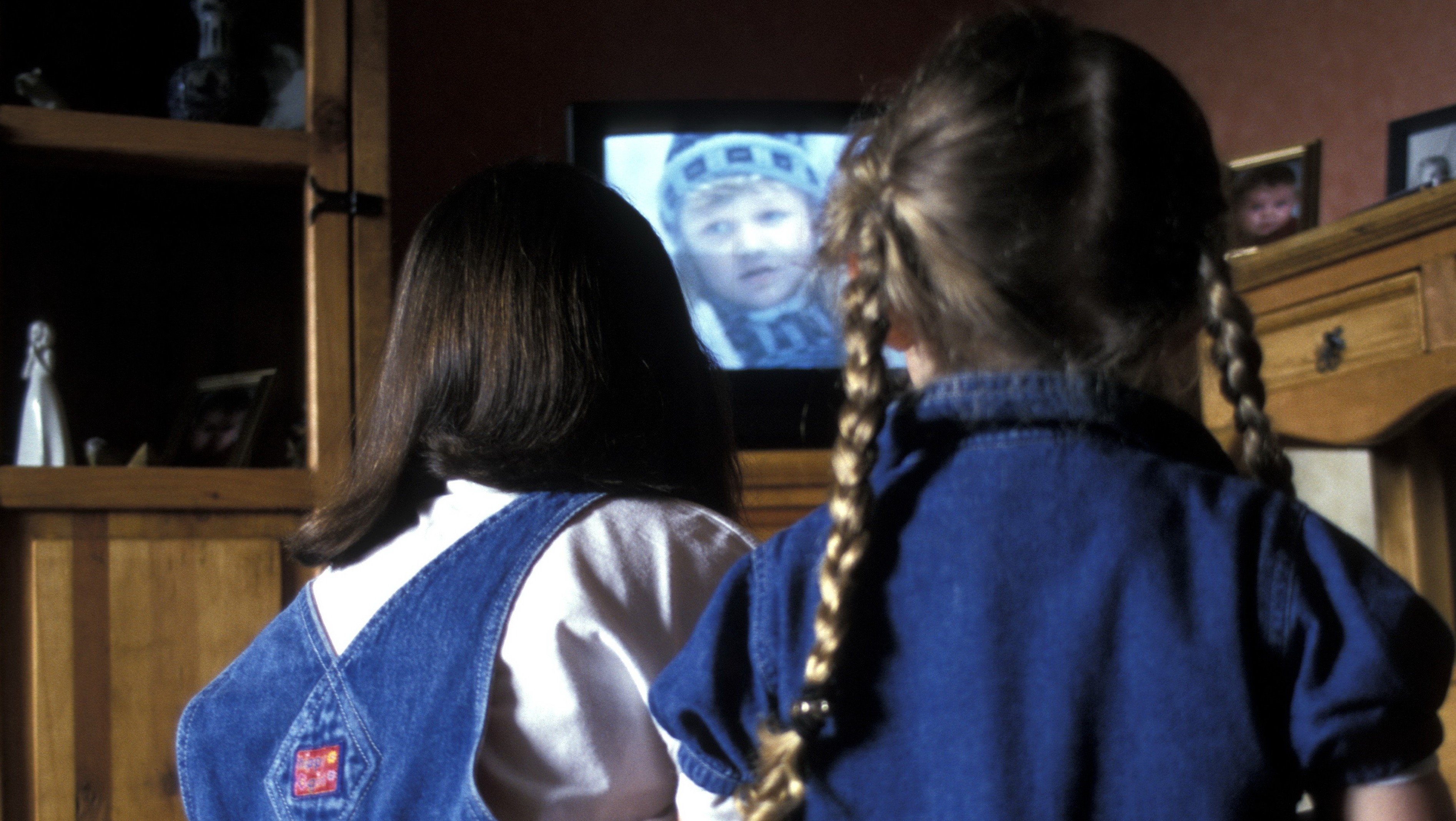 Deti pred televíziou